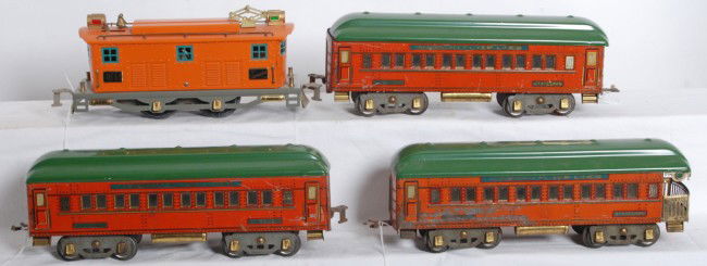 Great looking American Flyer The Statesman pass.: Prewar American Flyer wide gauge The Statesman passenger set with repainted 4644 loco, two Statesman coaches, and a Statesman observation car (missing a step) all three with repainted roofs. Loco has