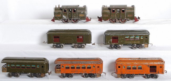 Lionel 33, 33, 32, 31, 31, 36, 36 prewar locos an: Prewar Lionel standard gauge locos and passenger cars in normal C5-6 range. Two No. 33 center cab electric locos, two 31 baggage/Pullman, 32 RPO car and two 36 observation cars.