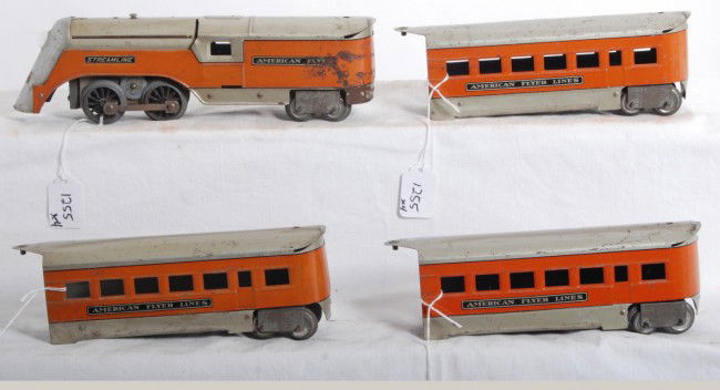 American Flyer Streamline articulated passenger: Prewar American Flyer O gauge Streamline steam articulated tinplate passenger train, C6.