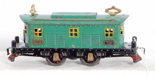 American Flyer No. 3014 box cab O gauge electric: Prewar American Flyer narrow gauge No. 3014 box cab electric locomotive, C6. Loco wheels have some casting fatigue.