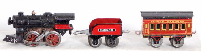 American Flyer? cast iron steam loco, 509 C.&N.W.: Prewar American Flyer? cast iron mechanical steam locomotive with four wheel tinplate No. 509 C.&N.W.R.R. tender and an Empire Express passenger coach. Trains are nicer clean and shiny C6+ area.