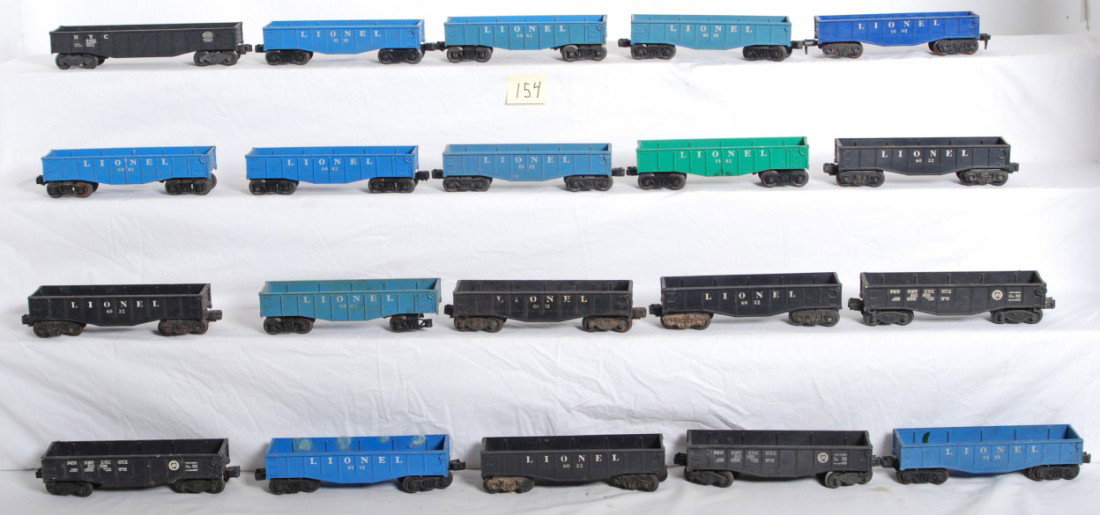 Huge lot of Lionel O gauge short gondolas: Huge lot of postwar Lionel O gauge gondolas, 6042, 2452, 6112, 1002, 2452X, 6012, 6142, 6032. There are 63 gondolas in all. Please view the photographs for the best description and as to the condition