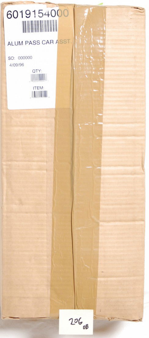 Lionel 19154 Atlantic Coast Line passenger cars: Lionel modern O Gauge 19154 Atlantic Coast Line aluminum passenger car set factory sealed in the master carton. Cars are assumed C10, master carton does have some wear to the corners.