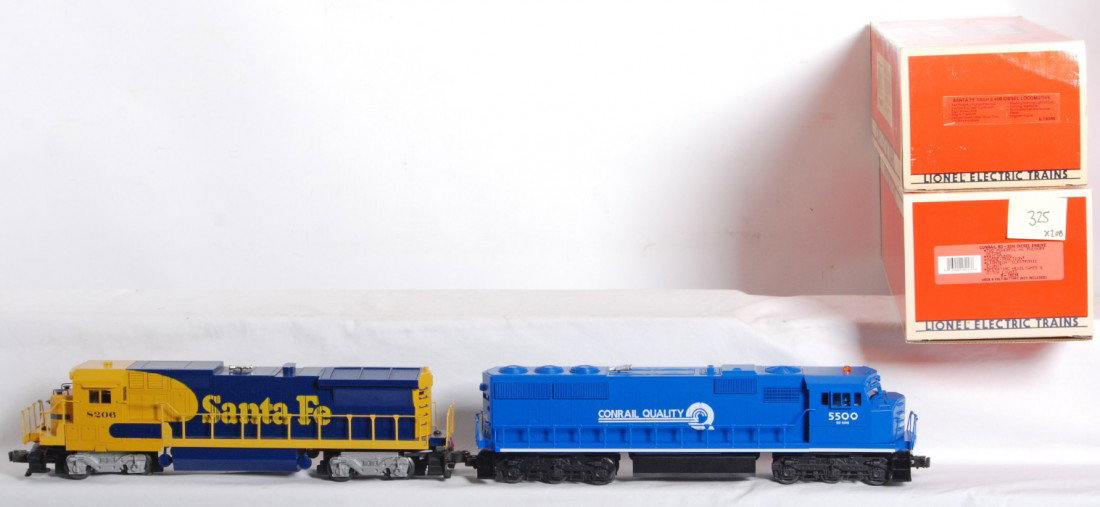 Lionel 18216 Conrail SD60 18206 ATSF 8-40B: Lionel modern O Gauge diesel locomotives in OBs. Two locos included 18216 Conrail SD60 with Railsounds and 18206 Santa Fe dash 8 40B loco. Conrail unit is C8-9 with very little run time and Santa Fe l