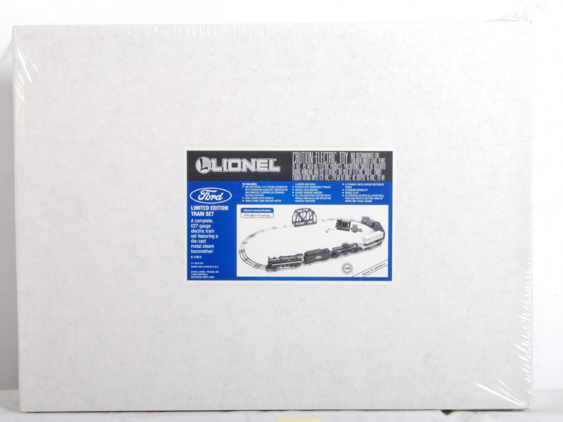 Lionel 11814 Ford set factory sealed: Lionel modern O Gauge 11814 Ford train set in OB. Set is sealed in factory plastic and assumed C9-10 condition.