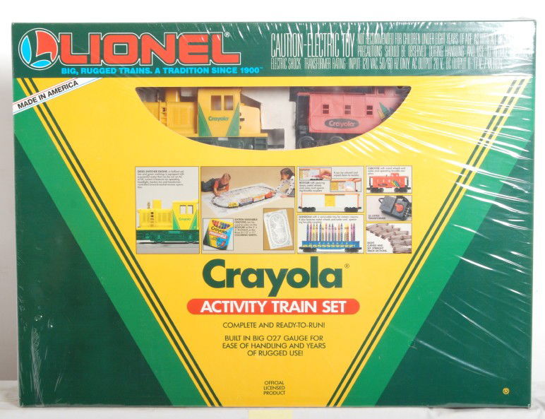 Lionel 11813 Crayola set sealed: Lionel modern O Gauge 11813 Crayola train set. Set is factory sealed and contents are assumed C9-10.