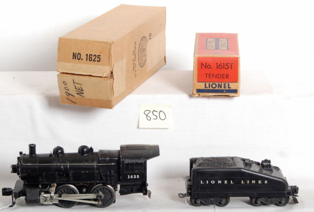Lionel 1625 switcher w/1615T tender in OB: Postwar Lionel O gauge 1625 steam switcher with 1615T tender in original boxes. Trains look C6-7. Loco box looks C9. Tender box has writing, O/W C8 area.