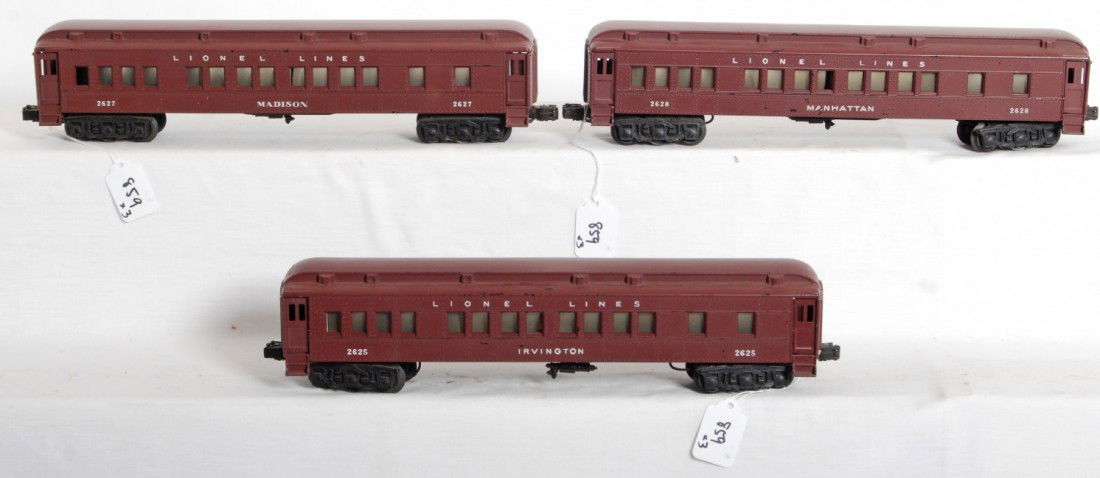 Lionel Nos. 2625, 2627, 2628 Madison cars: Postwar Lionel O gauge No. 2625 Irvington, 2627 Madison, and 2628 Manhattan, Pullman passenger cars, clean C6-7.