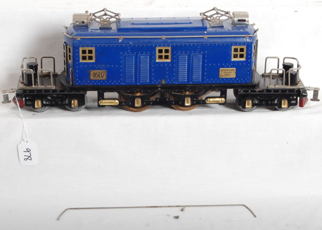 American Flyer No. 4687 NYC electric locomotive: Prewar American Flyer wide gauge No. 4687 New York Central style boxcab articulated electric locomotive. Shell is original with missing stanchions. Paint is alligatored but is not cracked, couple very