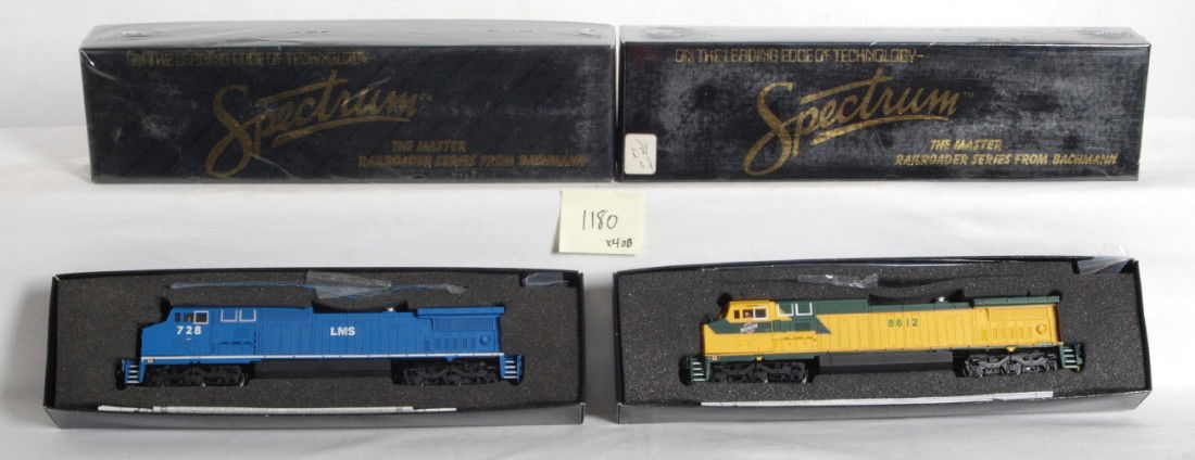 4 Bachmann Spectrum Dash 8 locomotives LMS C&NW: Bachmann Spectrum modern HO diesel locomotives in OBs. Four Chicago and Northwestern and LMS Dash 8 locomotives include two 80632, 86024, and 86030. Locos are NOS and appear C9-10. OBs show some corne
