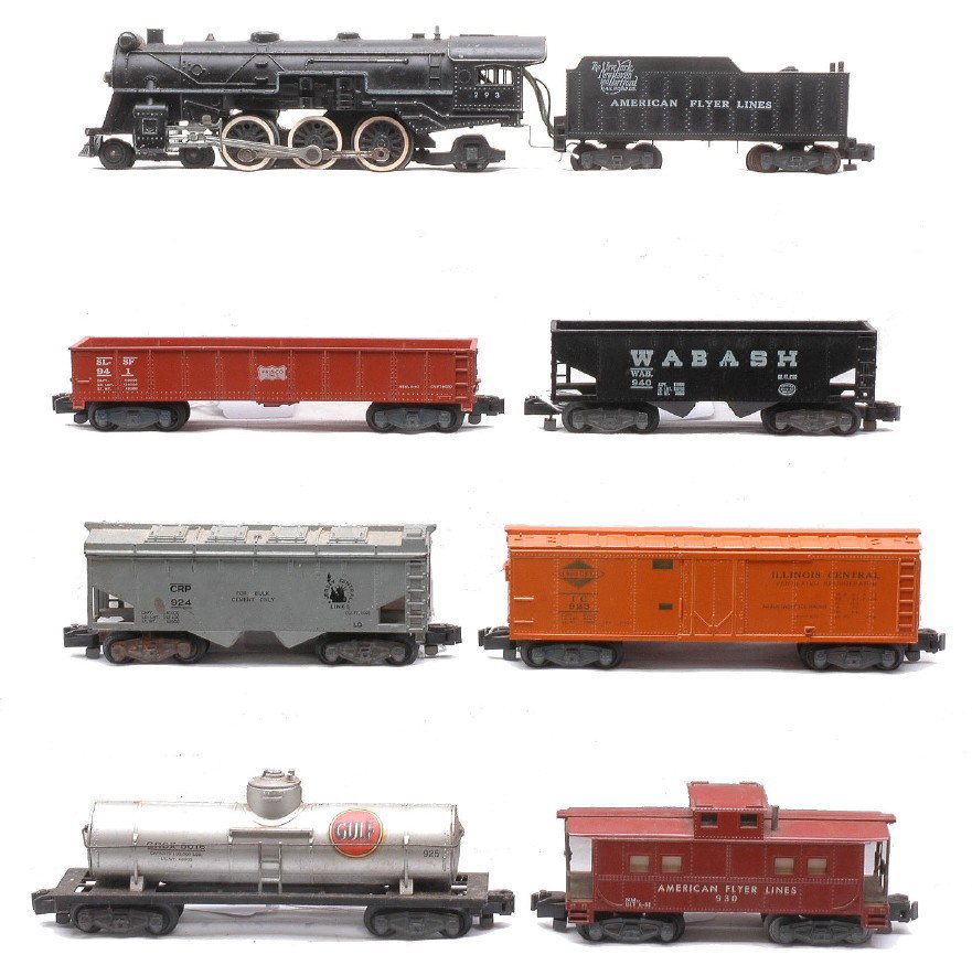Am Flyer 293 Loco 923 924 925 940 941 930: American Flyer S gauge 293 New York, New Haven and Hartford RR 4-6-2 Pacific loco and tender with freight cars including; 923 Illinois Central refrigerator car, 924 Jersey Central covered hopper, 925 