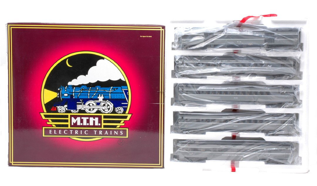 MTH 20-65034 NYC 5-Car Streamlined Pass Set LN OB: MTH 20-65034 New York Central five-car 70Õ streamlined passenger set in OB, C8.