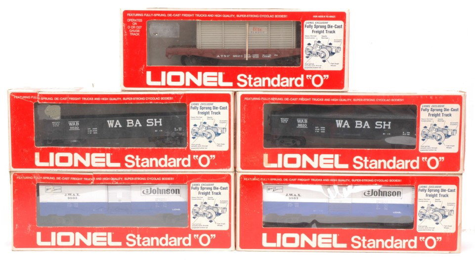 Lionel Freights 9803 9803 9820 9820 9823 LN OBs: Lionel freight cars including; two 9803 Johnson Wax boxcars, two 9820 Wabash gondolas and a 9823 Santa Fe flatcar with crate load in OBs, C8-9.