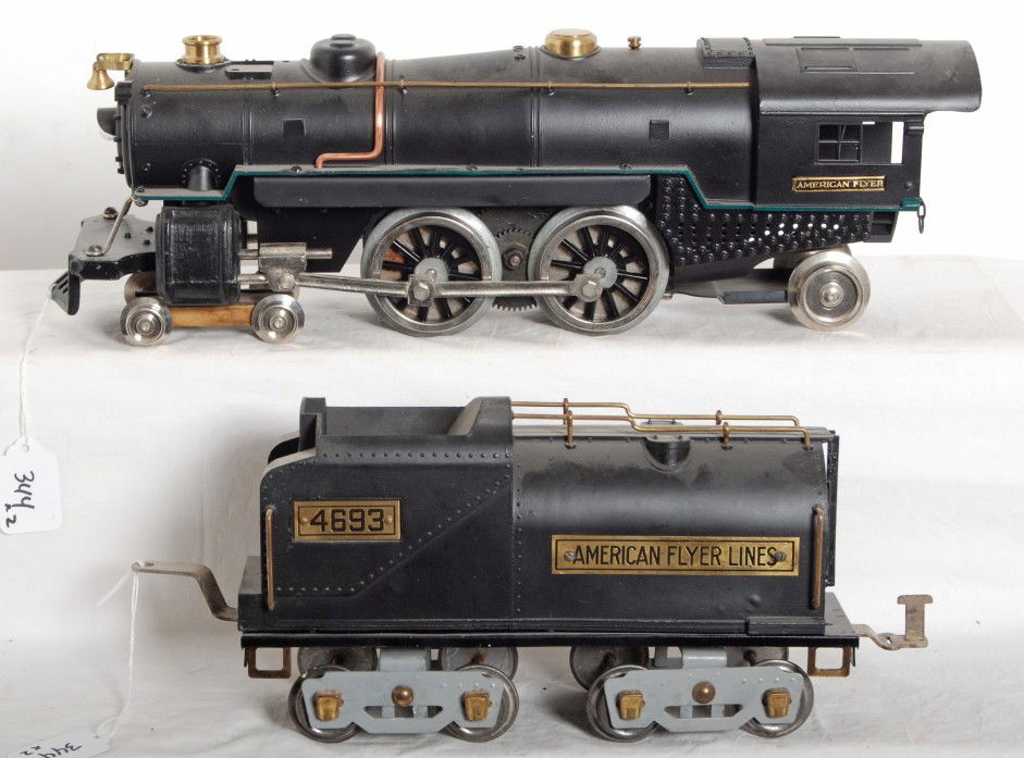 American Flyer 4692 and 4693 steam loco and tender: Prewar American Flyer standard/wide gauge No. 4692 steam locomotive with No. 4693 tender, nicely restored to look C7-8.