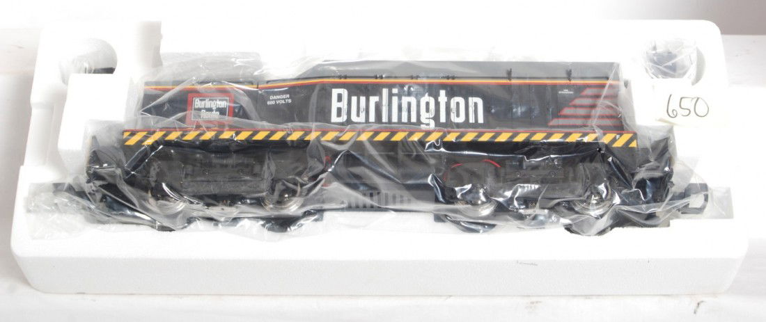 USA Trains R-22012 Burlington Route Calf in OB Min: Modern era USA Trains G scale R-22012 Burlington Route Calf Unit 2nd #9231 in original box, locomotive looks test run C9. Box shows little wear and a little dust.