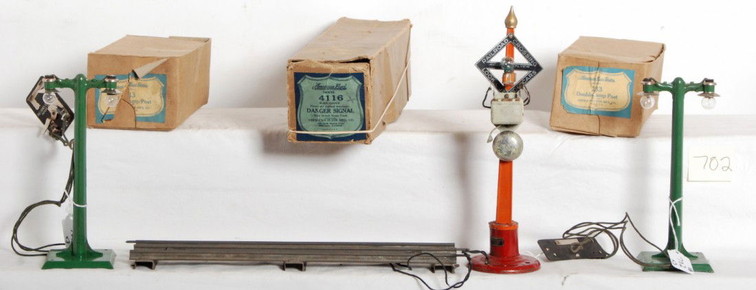 American Flyer 233, 4116X, 233 in OB: Prewar American Flyer wide/standard operating accessories, 4116X danger signal with extra track, and two 233 double lamp posts w/Lionel track contactors. 4116X looks C6, 233 look C7-8. Both 233 boxes