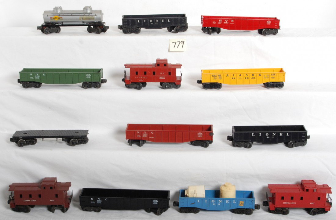13 Lionel Postwar freight cars 6462, 6162, 6257, e: Lionel Postwar O Gauge freight cars. Thirteen cars include green two red and black 6462 gondolas, black and blue 6012 gondolas, 6017, 6047, and 6257 SP style cabooses, 6032 black gondola, 2465 Sunoco 