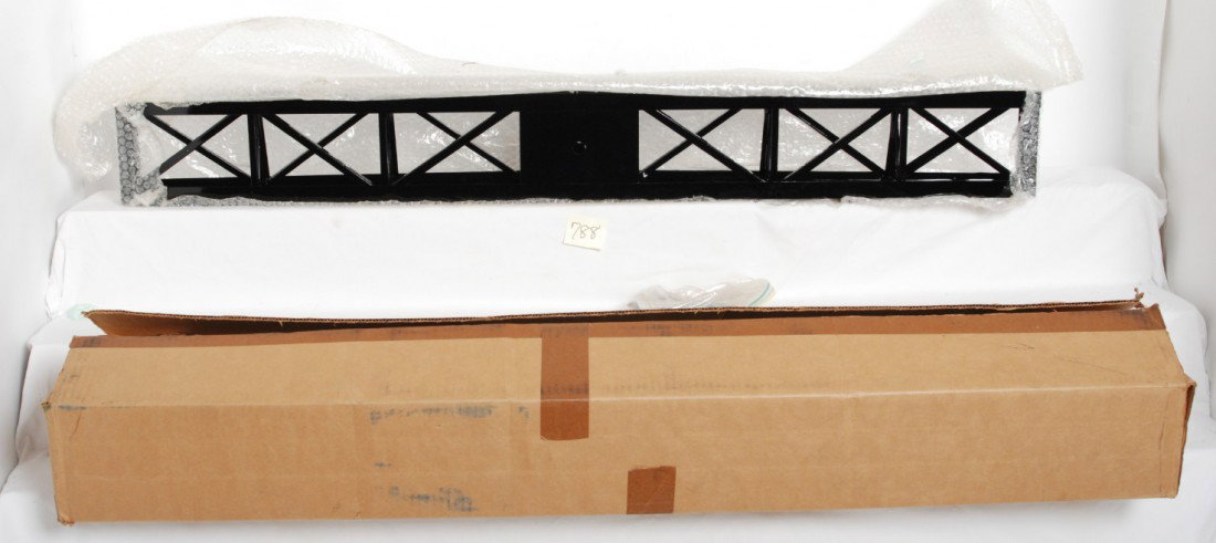 Buddy L Outdoor Railroad bridge span/flatcar load?: Modern era T-Reproductions Buddy L Outdoor Railroad arch under bridge span or flatcar load, unsure? C-9-10 in original box. Box show little wear, no numbers or information. Due to the physical size an