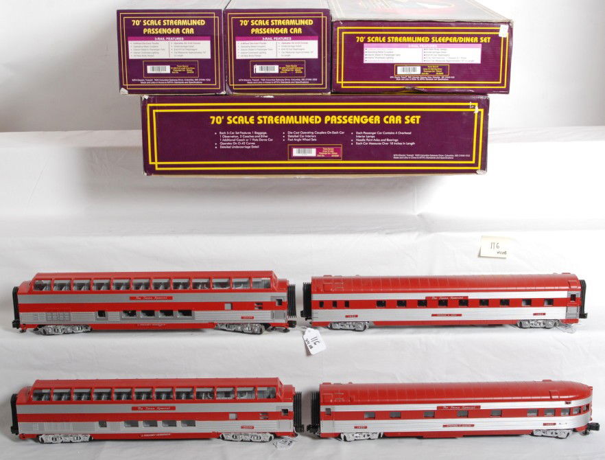 MTH MKT Texas Special 8 car streamlined pass set: MTH modern O Gauge MKT Texas Special streamlined passenger set. Eight cars total include 20-6528 five car set, two 20-6729 vista domes, and 20-6628 sleeper and diner set. OBs have some corner wear. Ca