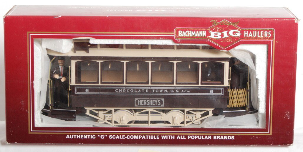 Bachmann G scale Hershey street car 93955: Bachmann modern G scale 93955 HersheyÕs street car in OB. Car appears unused and is C9-10. OB shows light corner wear.
