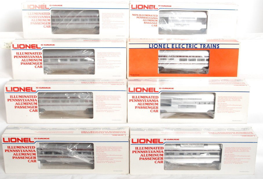 8 Lionel Penney pass cars 9570 9569 9571 9572 9573: Lionel aluminum Pennsylvania passenger cars including; 9570 Railway Express baggage, 9569 Paul Revere combo, 9571 William Penn, 9572 Molly Pitcher, 9573 vista dome. 9575 Thomas A. Edison, 9574 Alexand