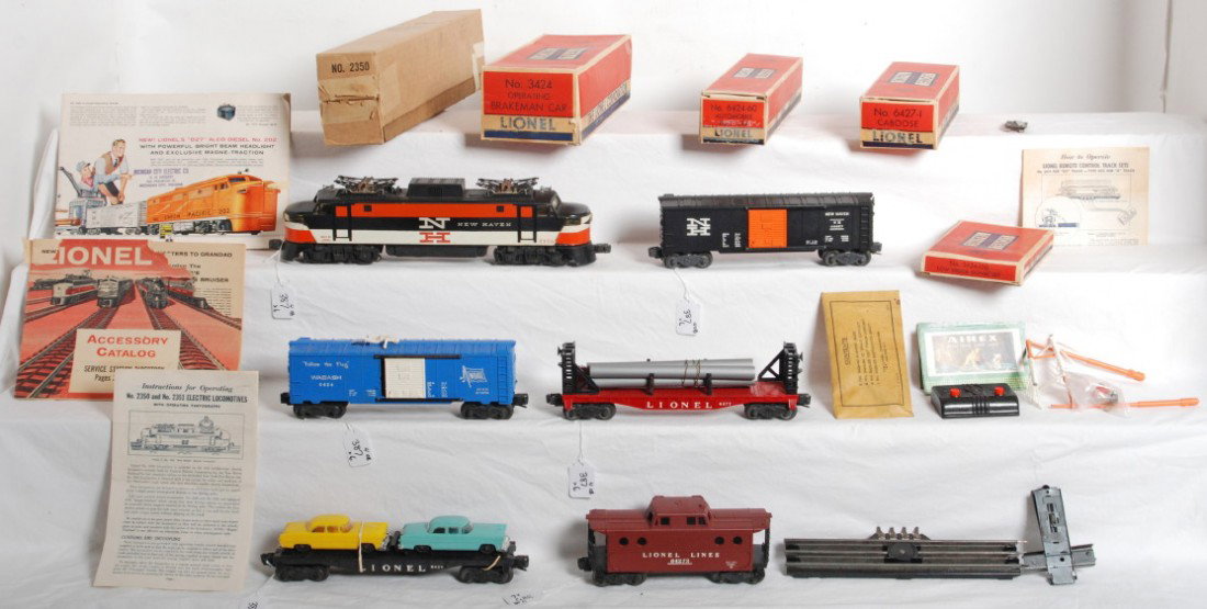 Lionel 2279W EP-5 electric freight set 2350, 3424,: Postwar Lionel O gauge 2279W EP-5 electric freight set without a set box, some inner boxes and some components. Set is comprised of 2350 New Haven white N decal nose EP-5 electric locomotive, 6424 fla