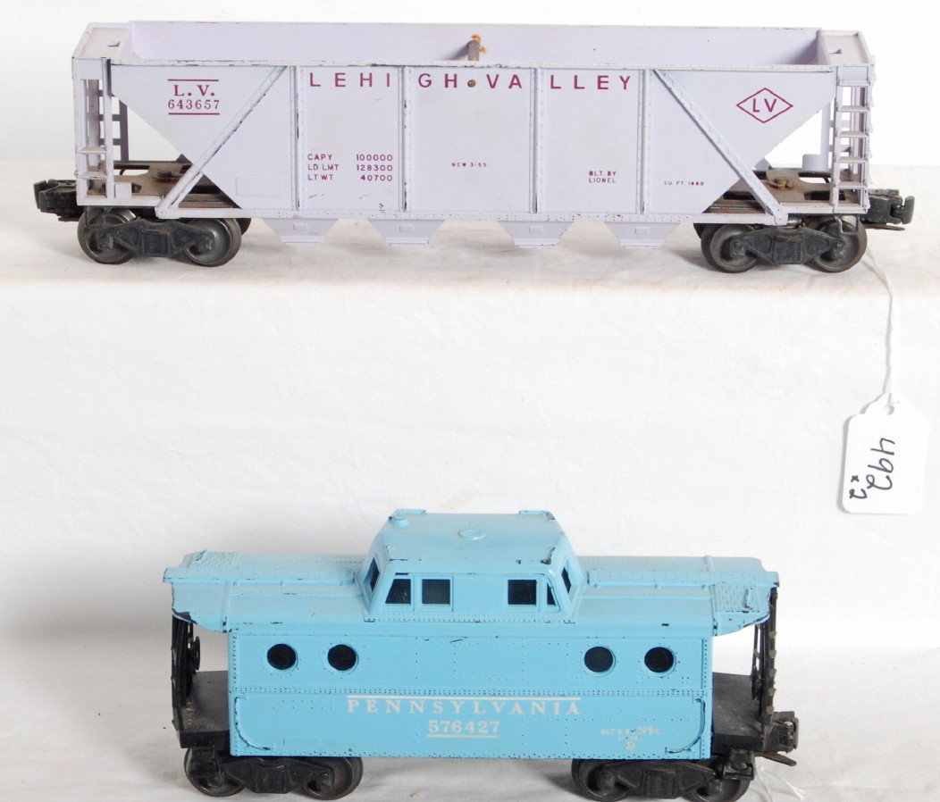 Lionel 6436-500 and 6427-500 girls train set: Postwar Lionel O gauge 6436-500 Lehigh Valley hopper and 6427-500 Pennsylvania caboose, freight cars for the Girls Train. Cars look C6.