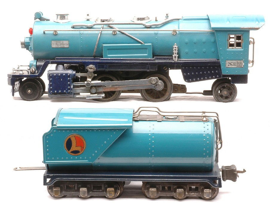 Lionel 263E Blue Comet Steam Loco 263W Tender: Lionel prewar O gauge 263E Blue Comet 2-4-2 steam loco with a 263W tender. The loco and tender have been restored.