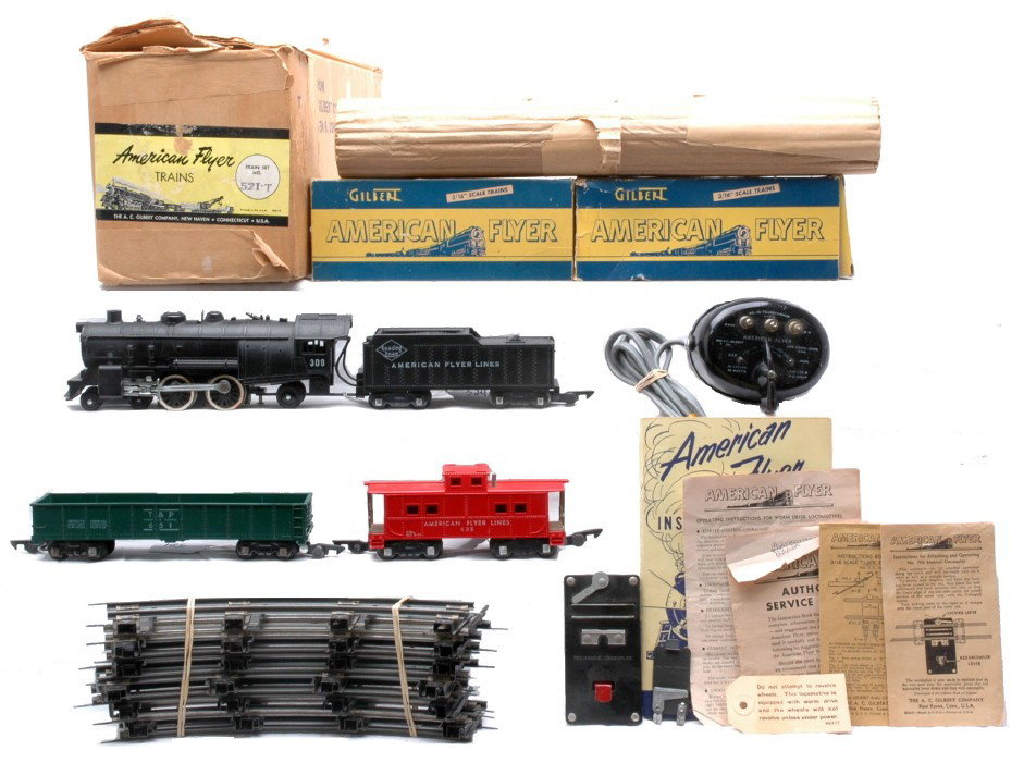 Am Flyer Freight Set no. 521T 300 631 638 LN OB: American Flyer S gauge freight set no. 521T in set box, circa 1952 including; 300 Reading Lines 4-4-2 Atlantic loco and tender with original wrap, 631 Texas & Pacific gondola with individual OB, 638 c