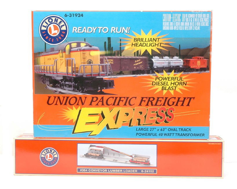 Lionel 31924 UP Freight Set 24152 Loader LN OB: Lionel 31924 Union Pacific Freight Express set in OB, C8. Also included is a 24152 conveyor lumber loader #364 in OB, C8.