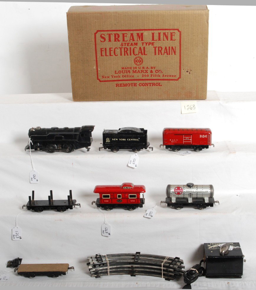 Marx 8995 streamline New York Central steam set: Marx boxed O gauge No. 8995 streamline electric train set consisting of 898 steam locomotive (dinged marker light) and NYC tender, 555 90171 Bessemer and Lake Erie boxcar, 553 Santa Fe Middle States O