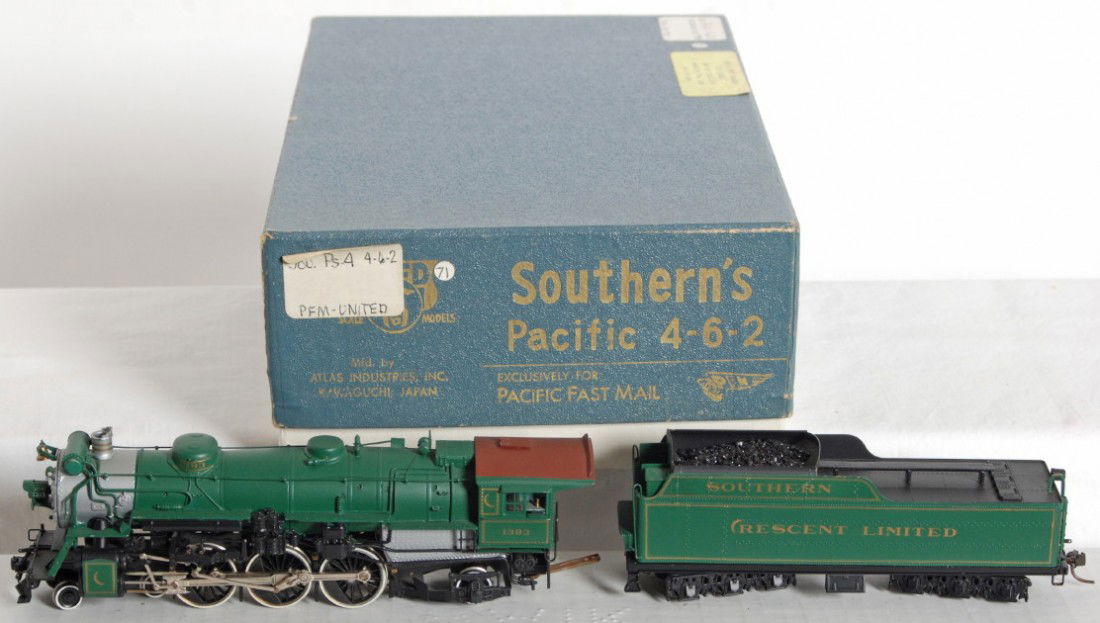 Pacific Fast Mail Southern Crescent Limited 4-6-2: Pacific Fast Mail / United Models modern HO brass Southern Crescent Limited 4-6-2 Pacific steam locomotive in OB. Loco is lower C8 condition with one very small scuff on the tender and run time. OB ha