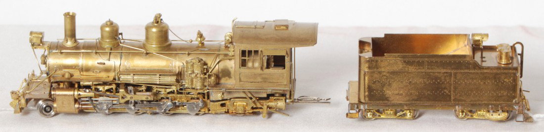 HOn3 2-8-2 Rio Grande steam locomotive: HOn3 modern brass Rio Grande steam locomotive. Loco is a 2-8-2 K series. Loco is C7-8. Some light spots of discoloration. See photos for best description.