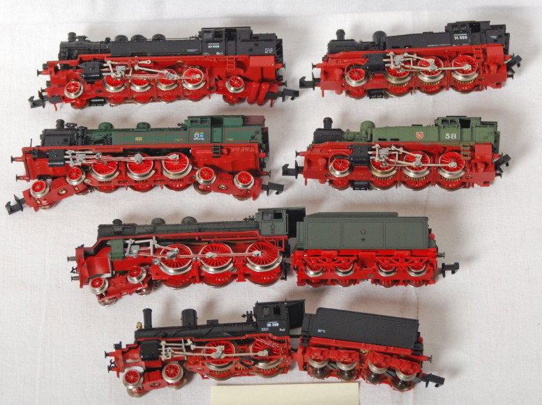 6 Arnold / Trix Euro steam locomotives: Nice mix of Arnold and Trix N scale European steam locomotives. Includes 36 398 44-0, 2-8-2 931026, 58 2-6-8, 8421 4-6-4, 74959 2-6-0, and 1207 4-6-0.