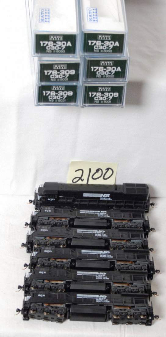 6 Kato Norfolk Southern C30-7 locomotives: Kato modern N scale Norfolk Southern C30-7 locomotives. Six locos includes 176-30A and 176-309. Two missing horns otherwise C8.