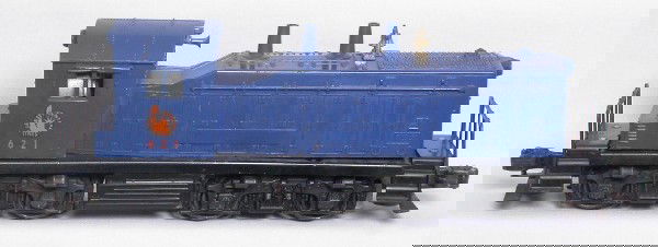 Lionel 621 Jersey Central NW2 switcher: Lionel 621 Jersey Central NW2 switcher, no rust, no screw crack, C4.