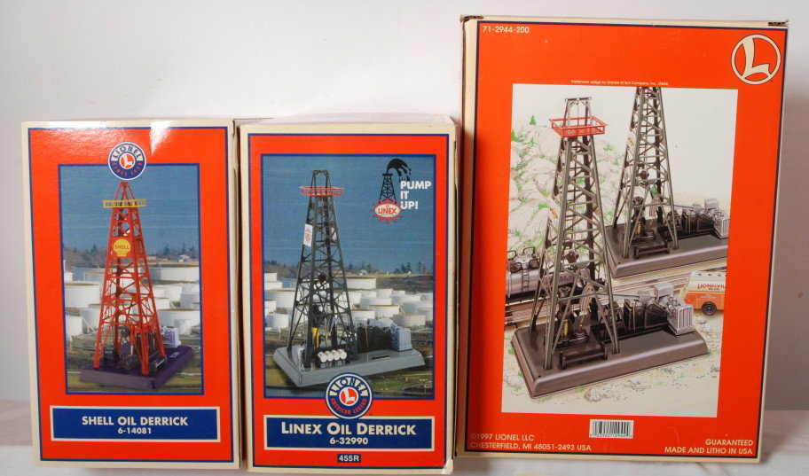 3 Lionel Oil Derricks 14081, 32990, 12944: Lionel modern O gauge accessories in OBs. Three oil derricks include 14081 Shell, 32990 Linex, and 12944 Sunoco. Items are C8 to C9. OBs have light corner and edge wear.