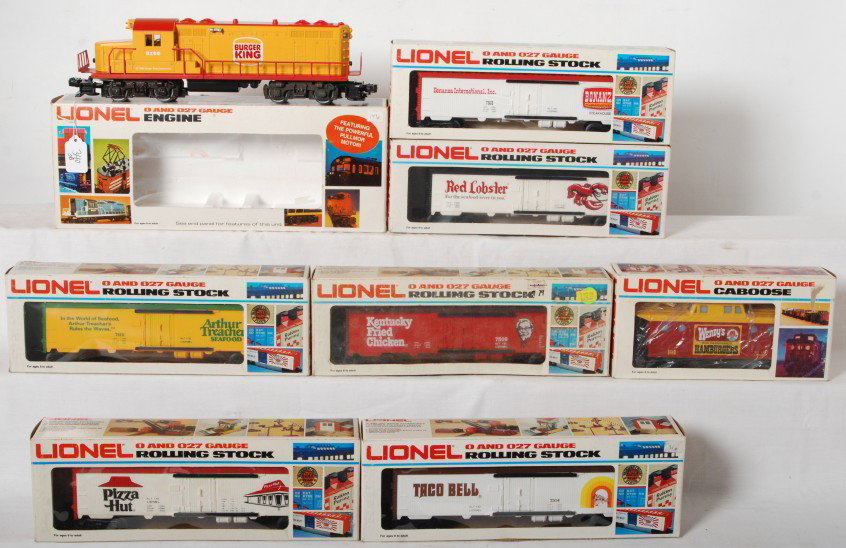 Lionel Fast Food Express 8160, 7514, Etc.: Lionel modern O Gauge fast food express set in OBs Includes 8160 Burger King GP20 with 7509 Kentucky Fried Chicken, 7510 Red Lobster, 7512 Arthur Treacher, 7513 Bonanza, and 6449 Wendy's caboose. Cars