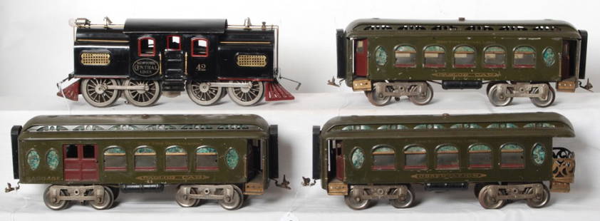Lionel 42 electric, 18, 19, 190 passengers: Prewar Lionel standard gauge 42 electric locomotive with 18 Parlor car (missing one hand grab), 19 Parlor/baggage and 190 observation passenger cars, cars are C6, loco is very nice clean and shiny C6.