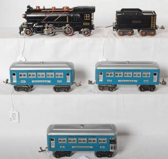 Lionel 262 loco and tender with 609 and 611 passen: Prewar Lionel O gauge 262 locomotive and tender with two 609 Pullman coaches and a 611 observation car, very nice clean and shiny C6+. Car roofs have been repainted.