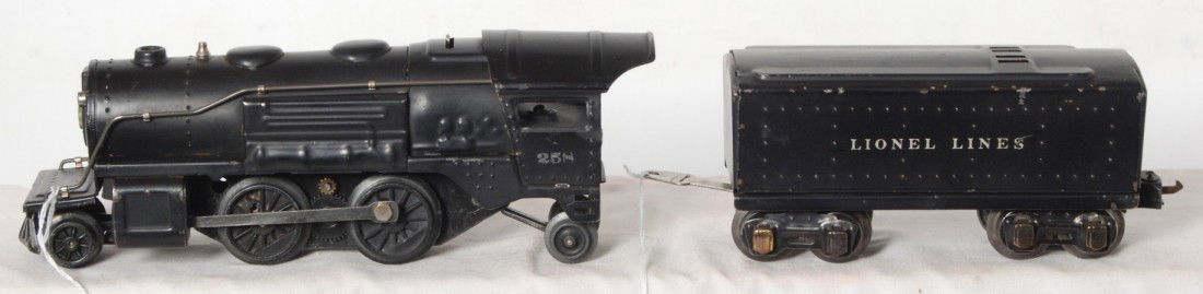 Lionel 258 2-4-2 steam loco and tender: Prewar Lionel O gauge sheet metal 258 2-4-2 steam locomotive and tender, C6.