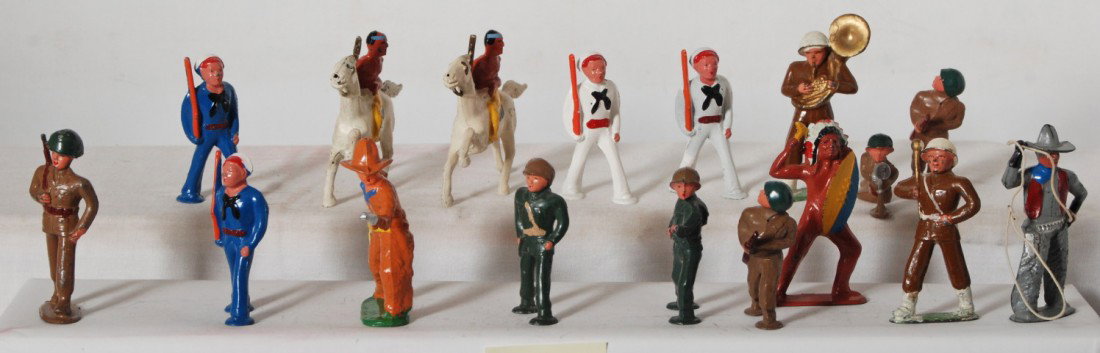 Seventeen Barclay soldiers, sailors, cowboys, Indi: Vintage Barclay diecast lead figures, soldiers, military band members, Indians, Cowboys, sailors. Figures look C5 to C9 area. All are in original paint.