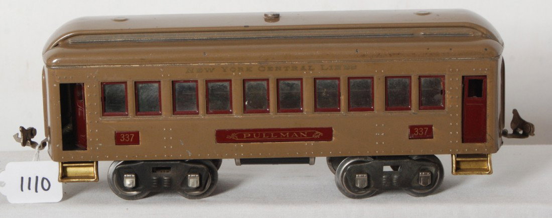 Lionel No. 337 New York Central Lines Pullman: Prewar Lionel standard gauge No. 337 New York Central Lines Pullman passenger coach, nice clean and shiny C6+.