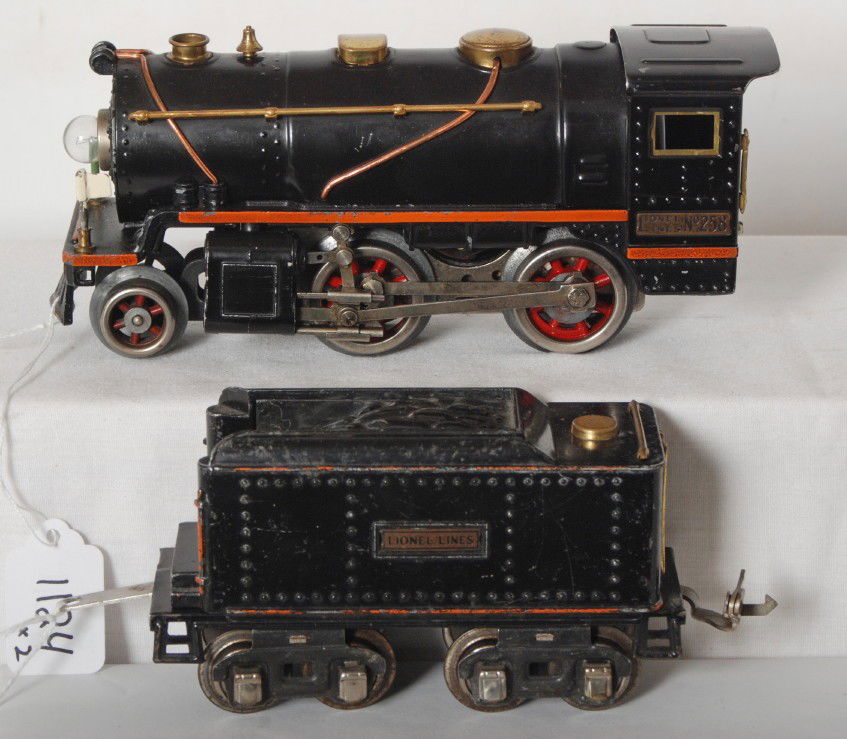 Lionel No. 258 steam loco with No. 258T tender: Prewar Lionel O gauge No. 258 steam locomotive with No. 258T tender. Trains look very nice clean and shiny C6. Loco has a very nice stripe with no touchups.