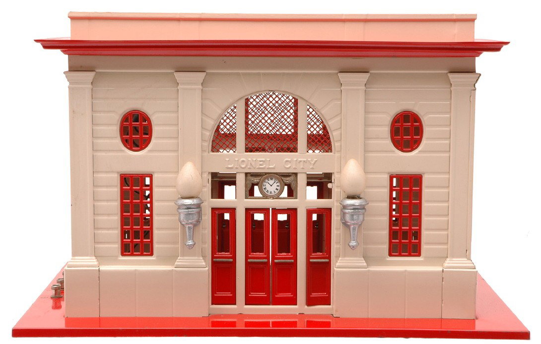 Lionel Prewar Standard Gauge 115 Station: Lionel prewar standard gauge 115 station with vermilion base, roof, skylight, window inserts and doors, ivory walls and aluminum painted light fixtures. Station is C7-8.