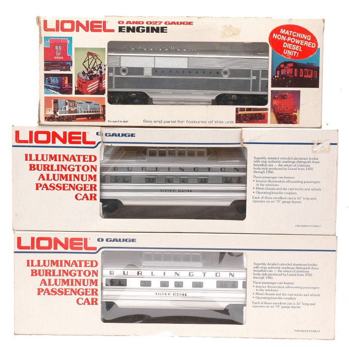 Lionel Burlington Aluminum 8062 9588 9588 LN OB: Lionel Burlington aluminum; 8062 F3 B dummy unit and two 9588 Silver Dome vista domes all in OBs. The B unit has a couple of spots of very light tarnishing. B Unit and cars are C8.
