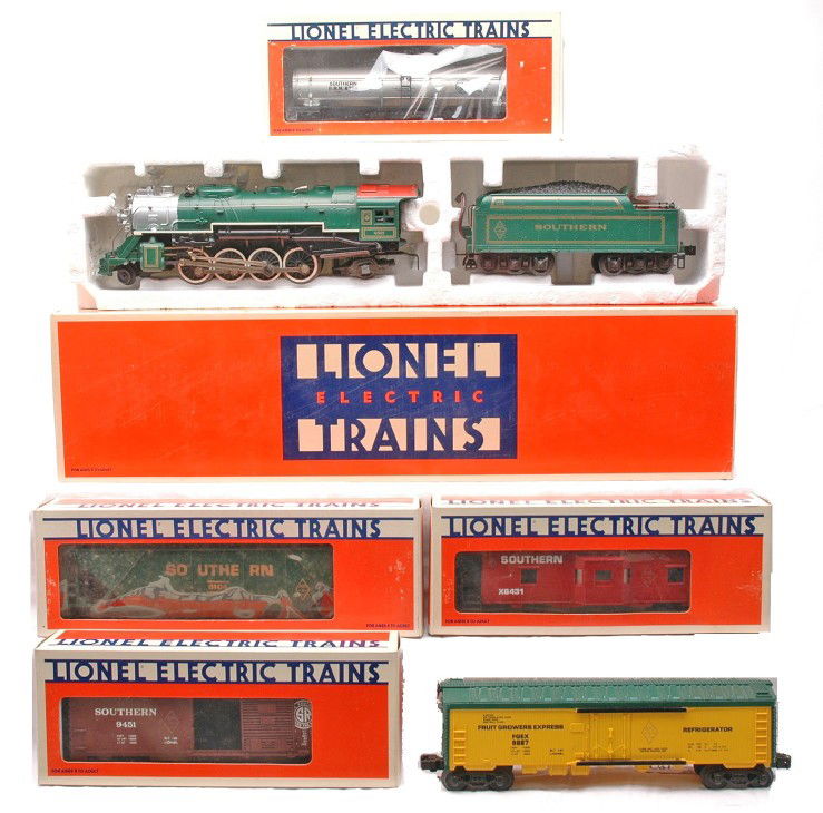 Lionel FARR no. 4 8309 6306 6104 9451 9887 6431: Lionel Famous American Railroad Series no. 4 Southern Freight set, circa 1983 containing; 8309 Mikado 2-8-2 steam loco and tender, 6306 tank. 6104 hopper with coal load, 9451 boxcar, 9887 Fruit Grower