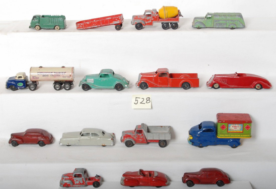Large lot of toy truck and cars, Wyandotte, Tootsi: Nice big lot of older toy trucks and cars. Auburn Rubber, Arcor, Hubley, Tootsietoy, Metal Masters, Wyandotte. Vehicles range C4 to C6+. Metal Masters car may be repainted.