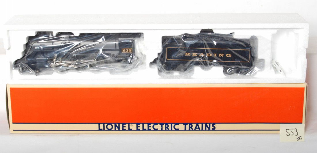 Lionel 18639 Reading 4-6-2 steam locomotive: Lionel modern O gauge 18639 Reading steam locomotive in OB. Loco features smoke and whistle. Loco is C9-10 with no signs of run time beyond a factory test.
