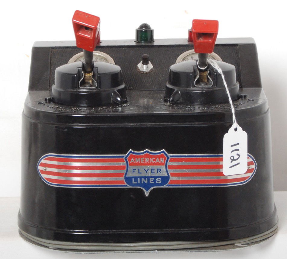 American Flyer 30 B 300 watts twin controller tra: Postwar American Flyer S gauge No. 30 B 300 watts twin power controller transformer with clean base, C6-7. Toggle switch has been replaced with a push button style switch. Metal front variation.